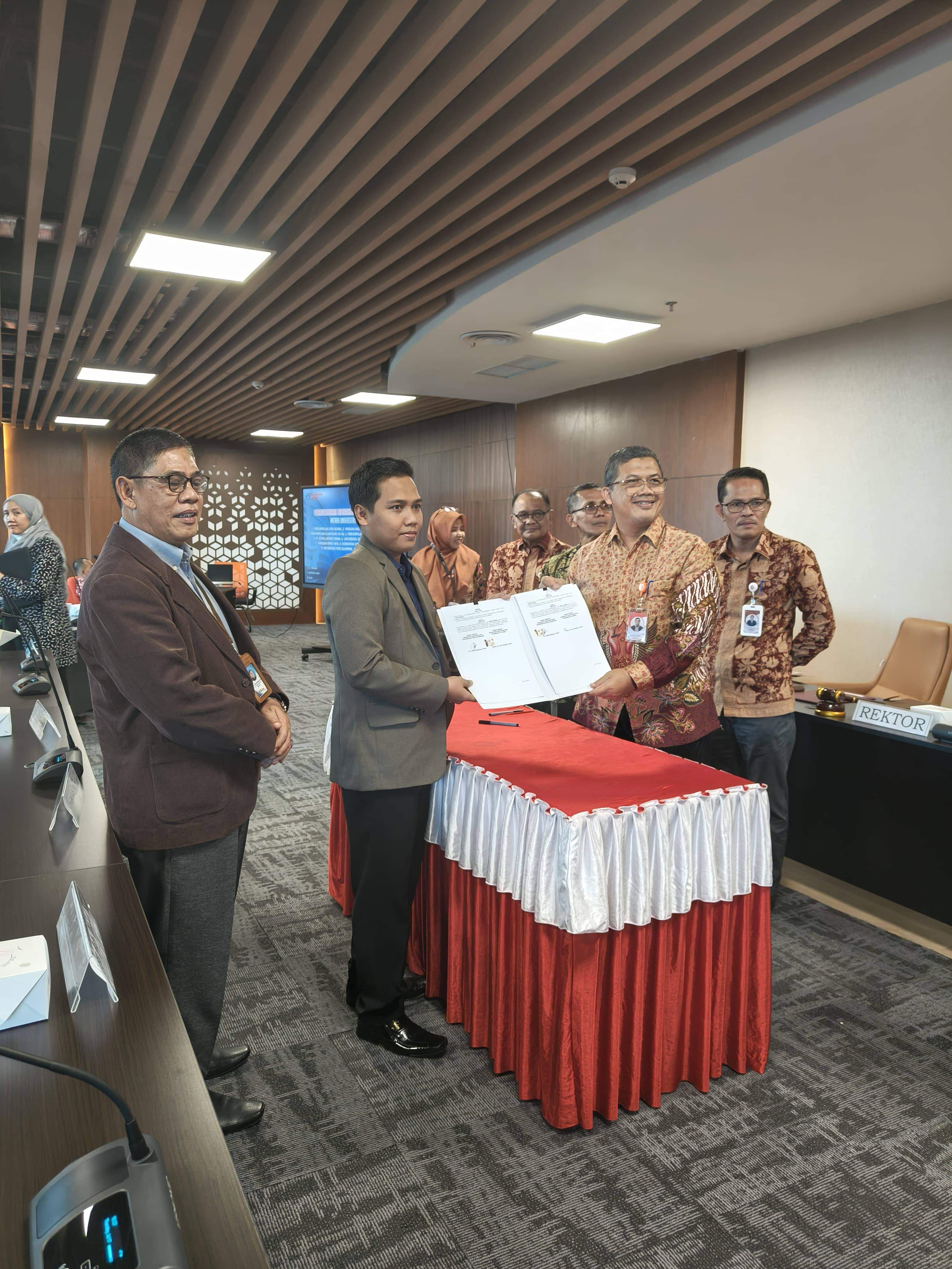 Universitas PGRI Silampari Perkuat Jejaring Kolaborasi Melalui Penandatanganan MoU Bersama Universitas Jambi dan 10 Mitra Strategis