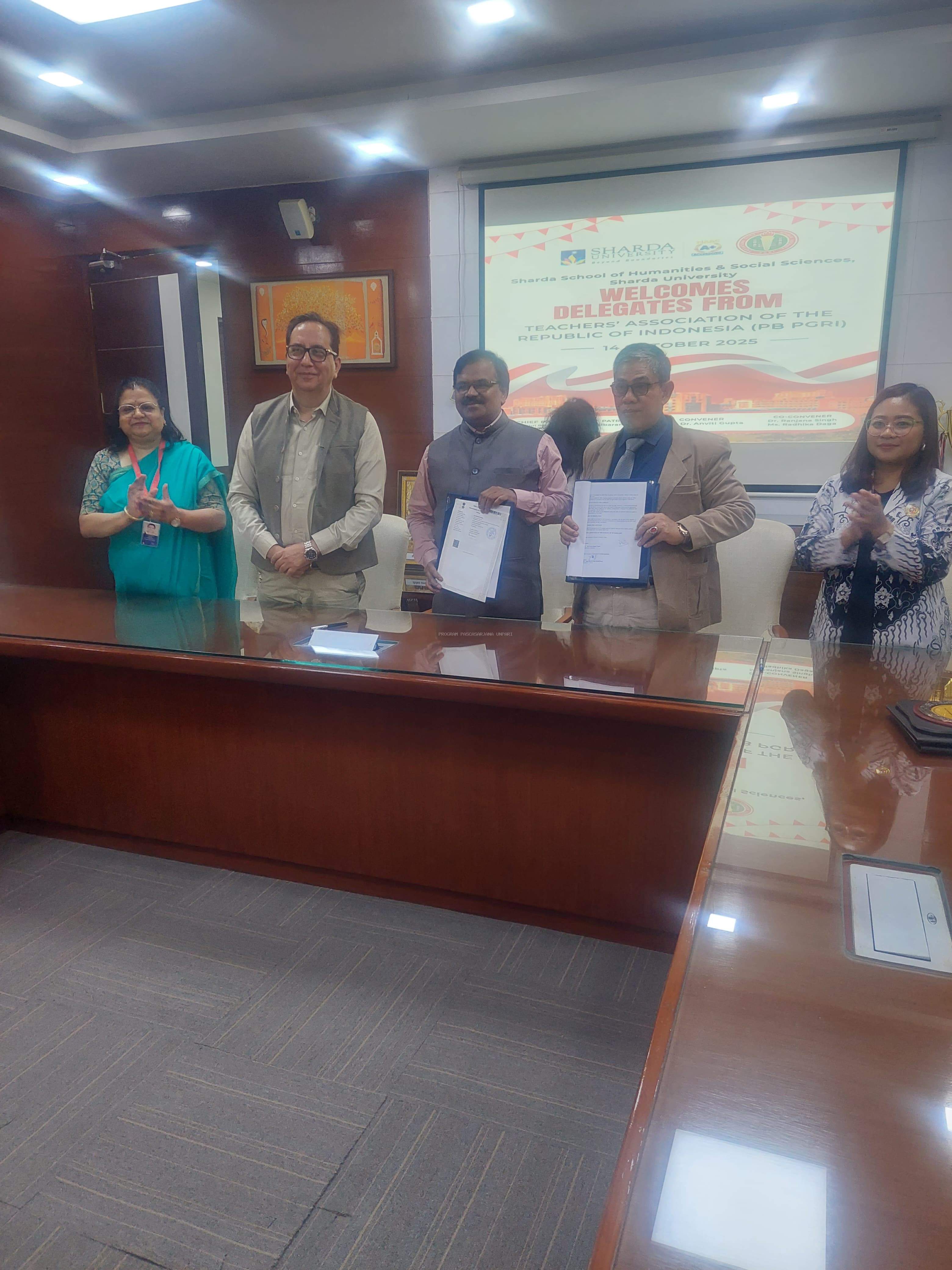 UNIVERSITAS PGRI SILAMPARI TANDATANGANI MoU DENGAN SHARDA UNIVERSITY INDIA, DIFASILITASI OLEH PB PGRI